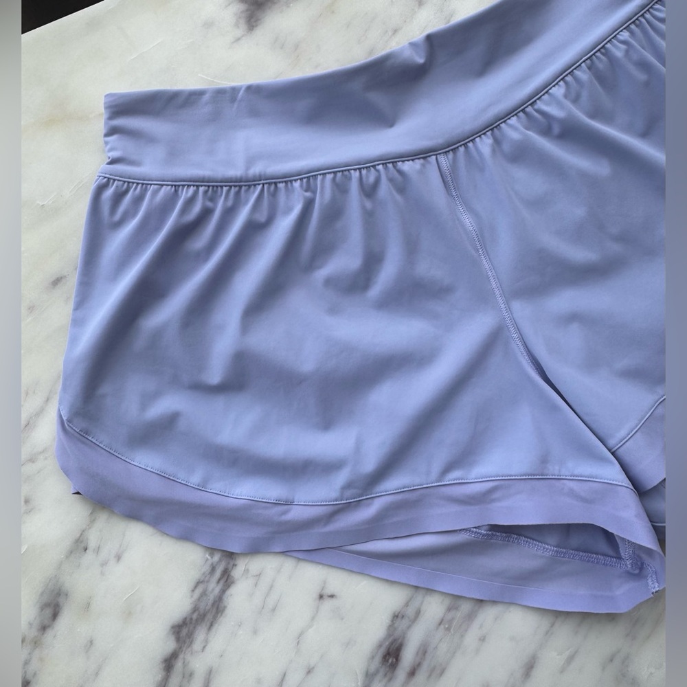 NWOT lululemon calm tides running shorts lilac smoke size 8 DISCONTINUED/RARE - Picture 7 of 16